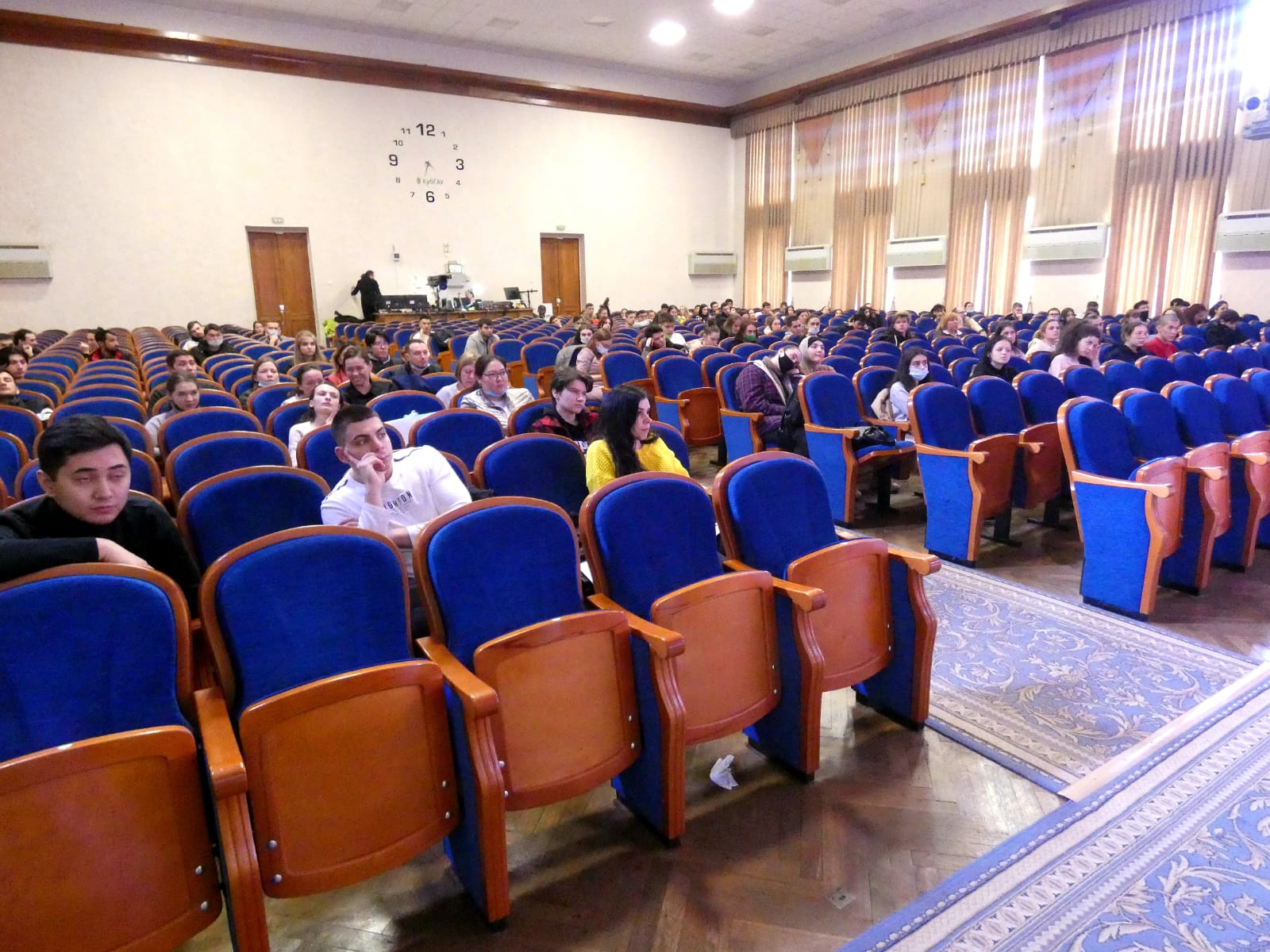 Сотрудники ММЦ Кубани проконсультировали иностранных студентов в КубГАУ
