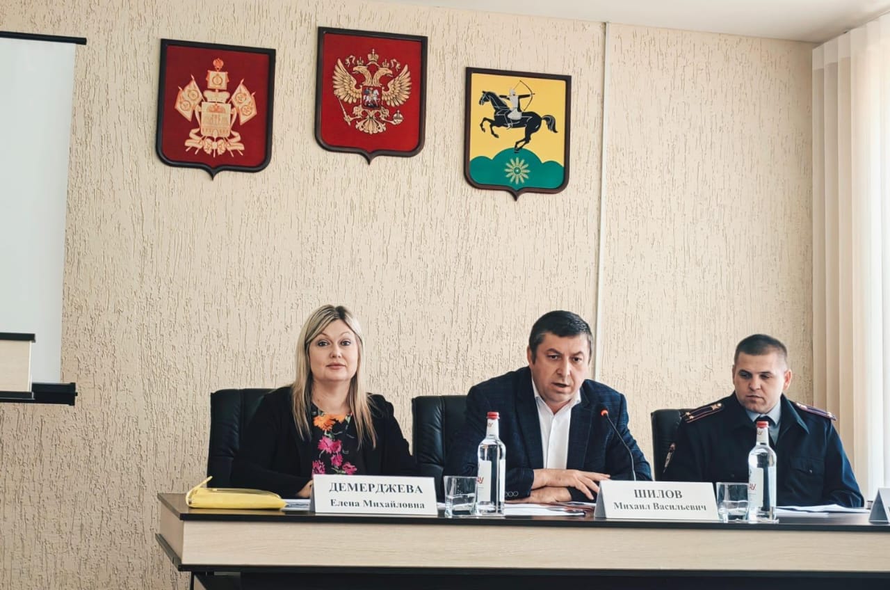Выездные мероприятия ГКУ КК «Многофункциональный миграционный центр» в Тихорецкий район