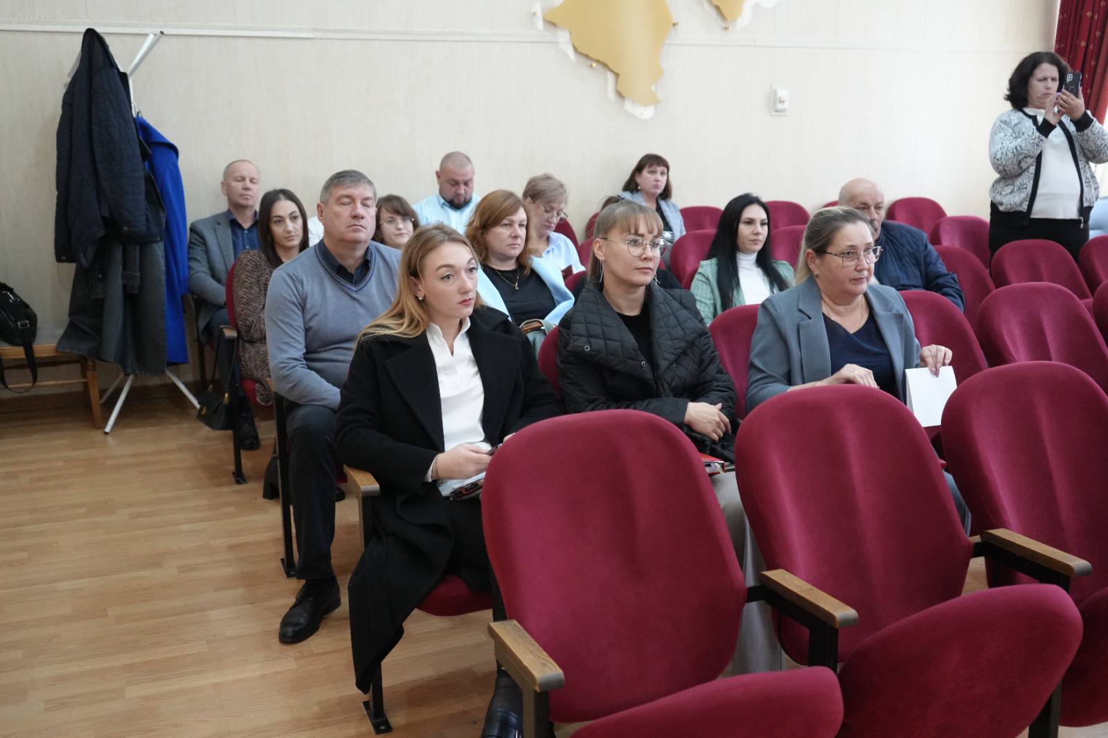 Выездное мероприятие ГКУ КК «Многофункциональный миграционный центр» в Апшеронский район