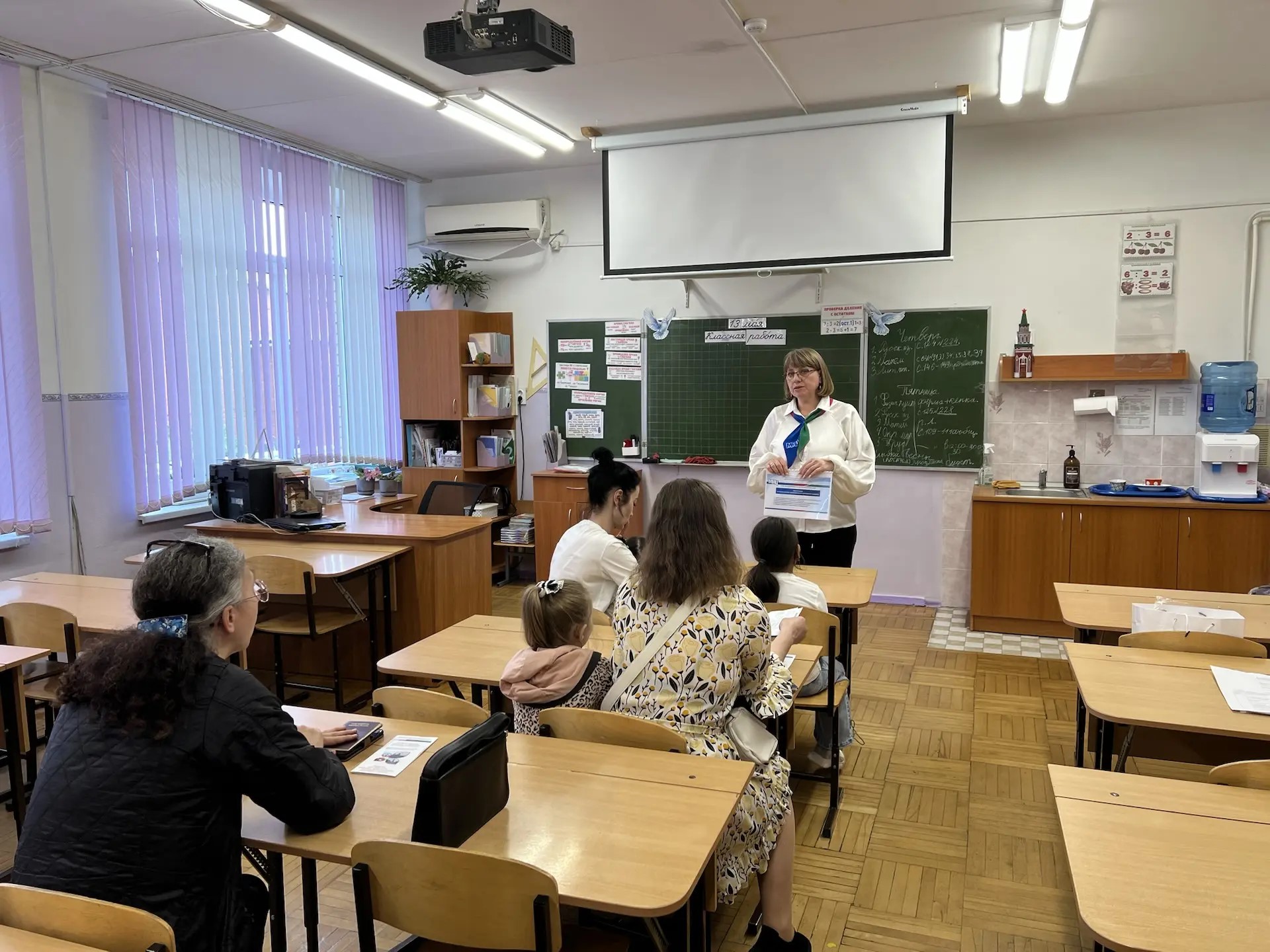 Выездные консультации ГКУ КК «Многофункциональный миграционный центр» в общеобразовательные организации